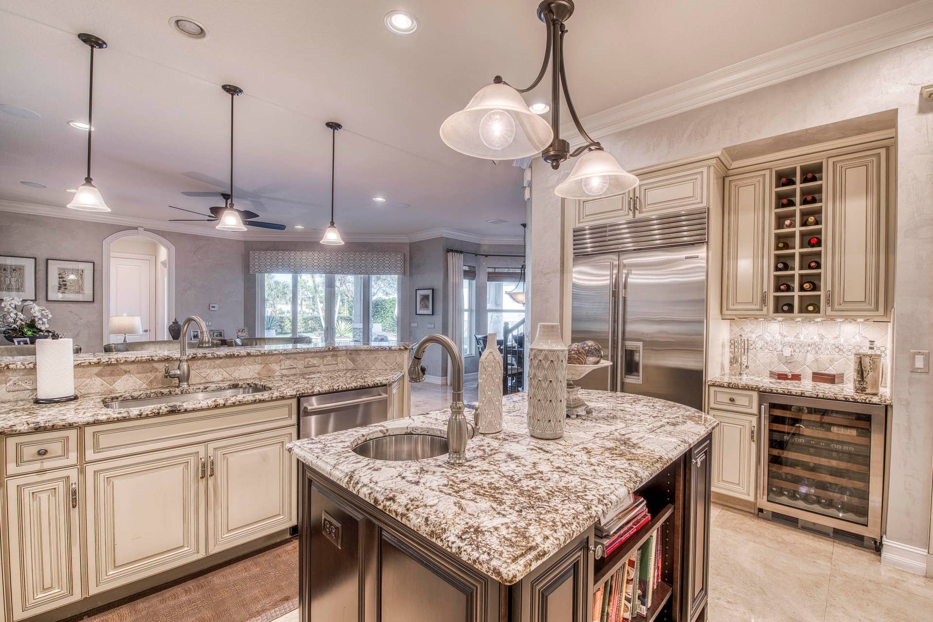 135 Carmela Court, Jupiter, FL 33478 Gourmet Kitchen