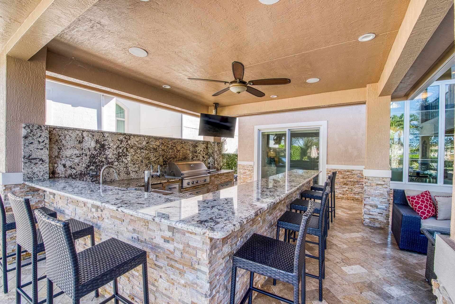 135 Carmela Court, Jupiter, FL 33478 Custom Outdoor Kitchen & Bar
