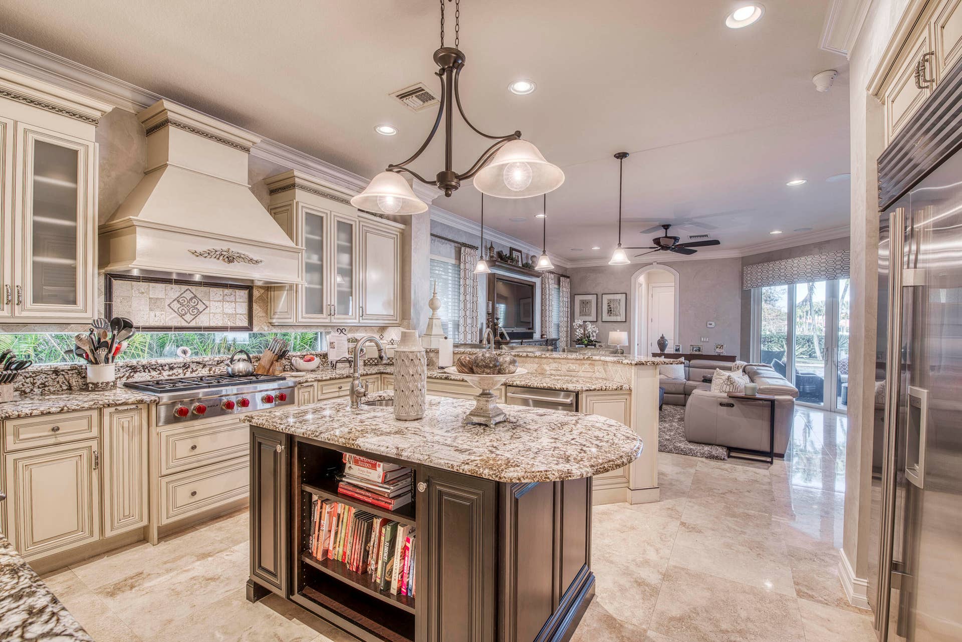 135 Carmela Court, Jupiter, FL 33478 Gourmet Kitchen