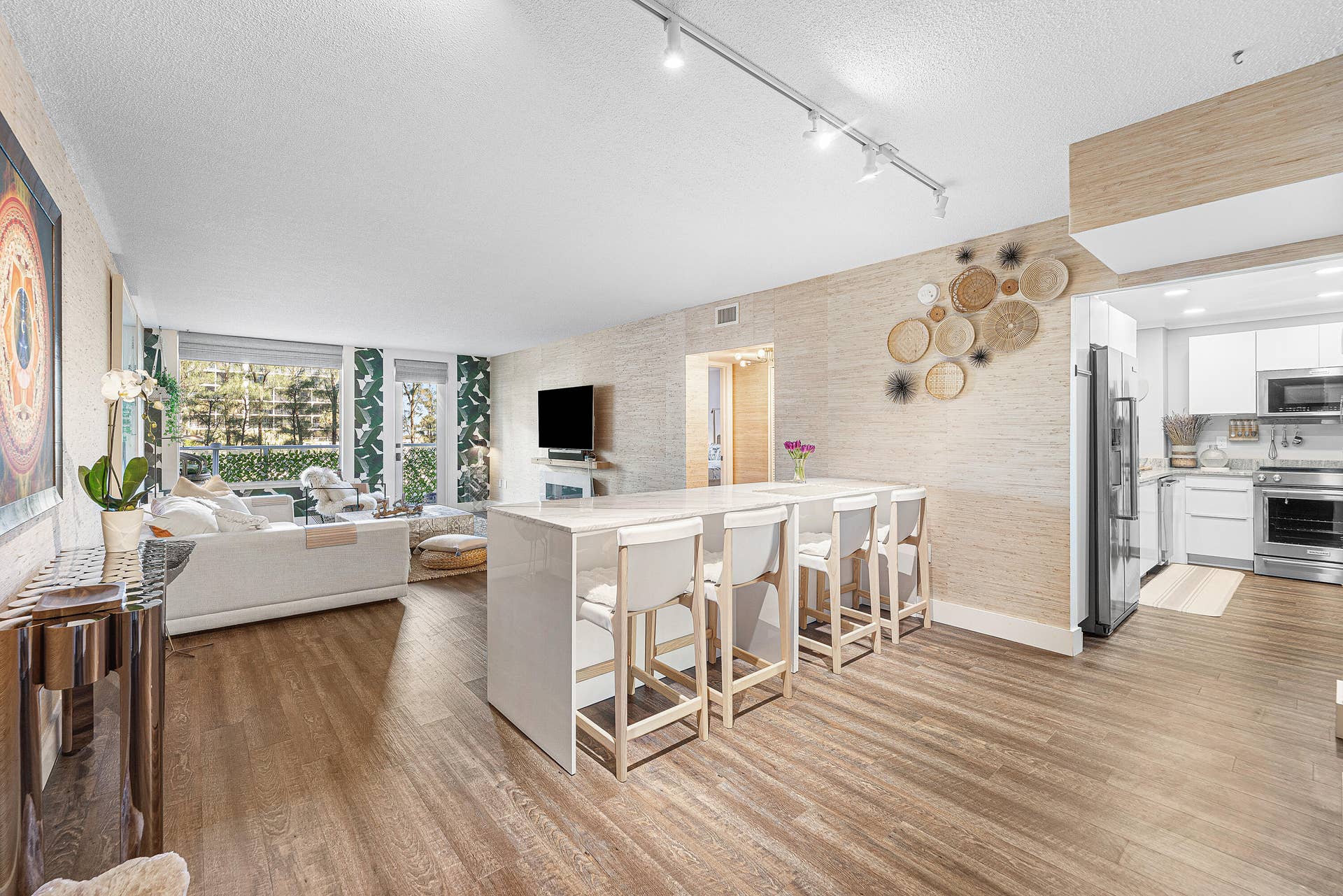 3450 S Ocean Boulevard, #1050, Palm Beach, Palm Beach, FL 33480 Multi function island