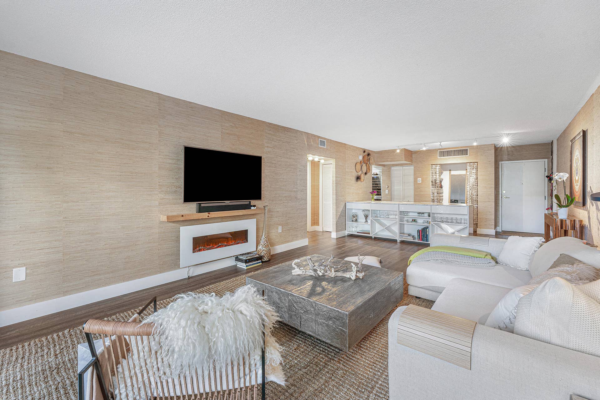 3450 S Ocean Boulevard, #1050, Palm Beach, Palm Beach, FL 33480 Livingroom
