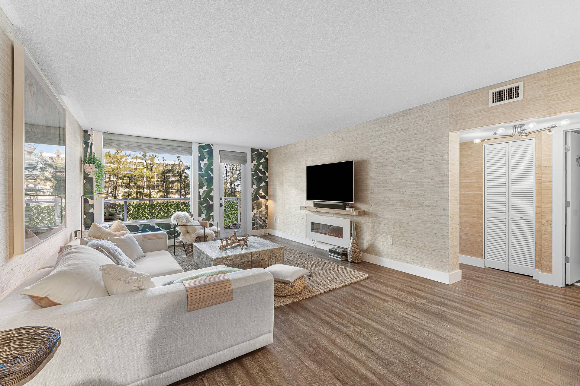 3450 S Ocean Boulevard, #1050, Palm Beach, Palm Beach, FL 33480 Livingroom