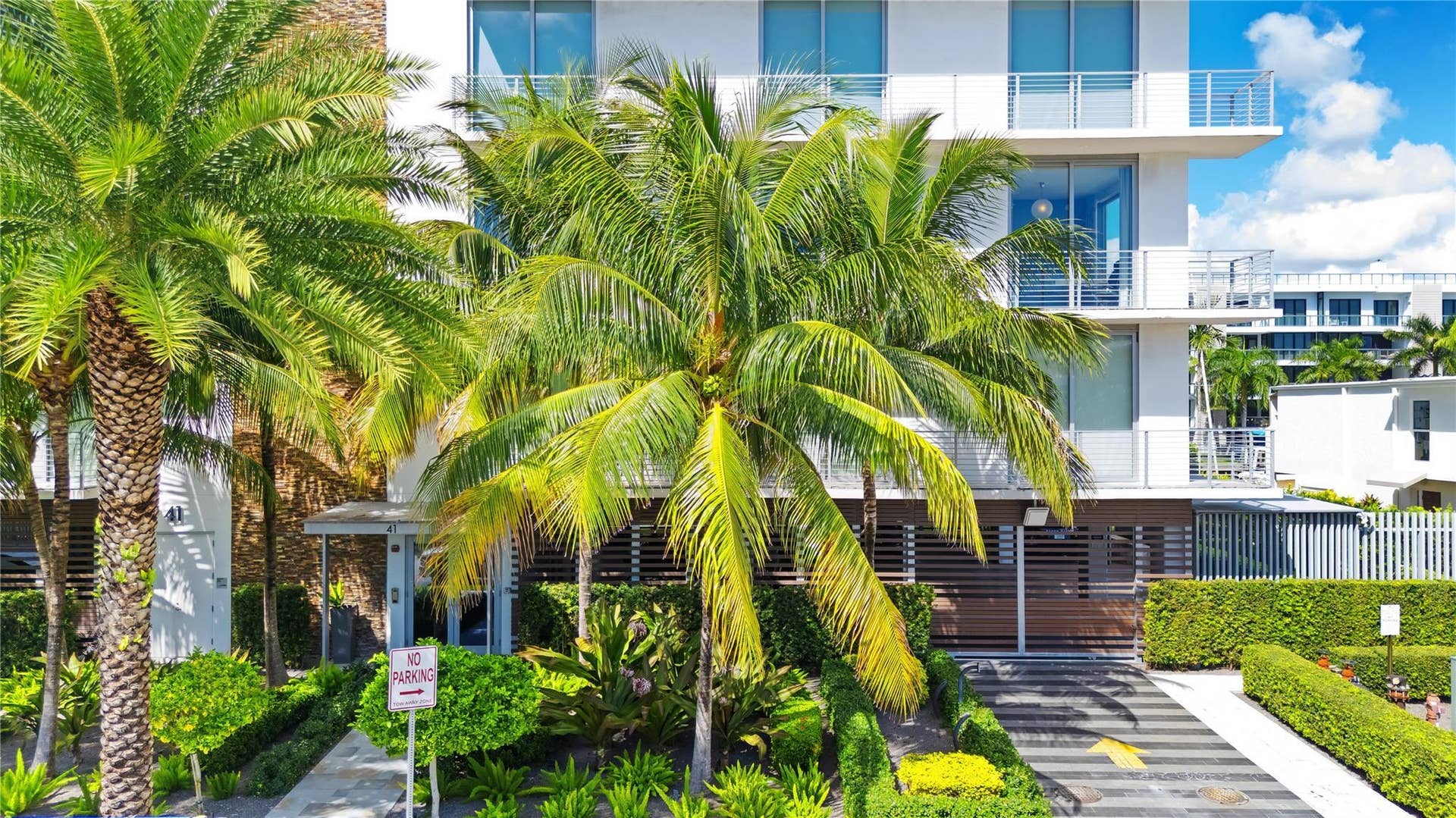 41 Isle Of Venice Drive, #Ph 502, Fort Lauderdale, FL 33301 c7718b5bea8be55c83d9bb87e21c41b4