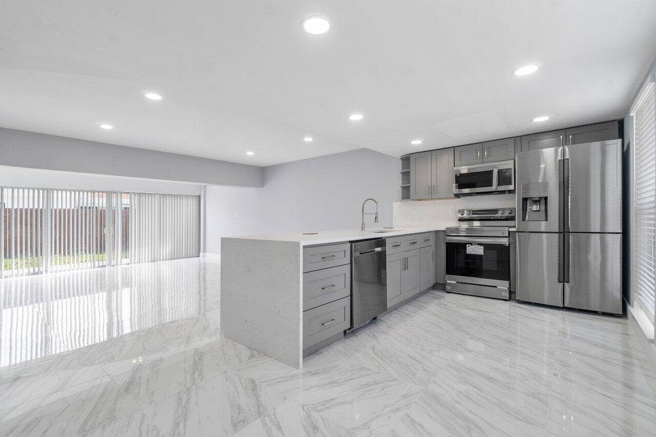 708-710 NE 23rd Avenue, Pompano Beach, FL 33062 708-710 NE 23rd Avenue, Pompano Beach, FL 33062