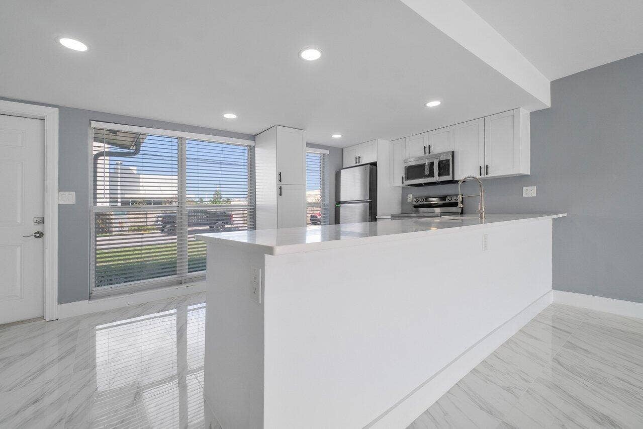 708-710 NE 23rd Avenue, Pompano Beach, FL 33062 708-710 NE 23rd Avenue, Pompano Beach, FL 33062