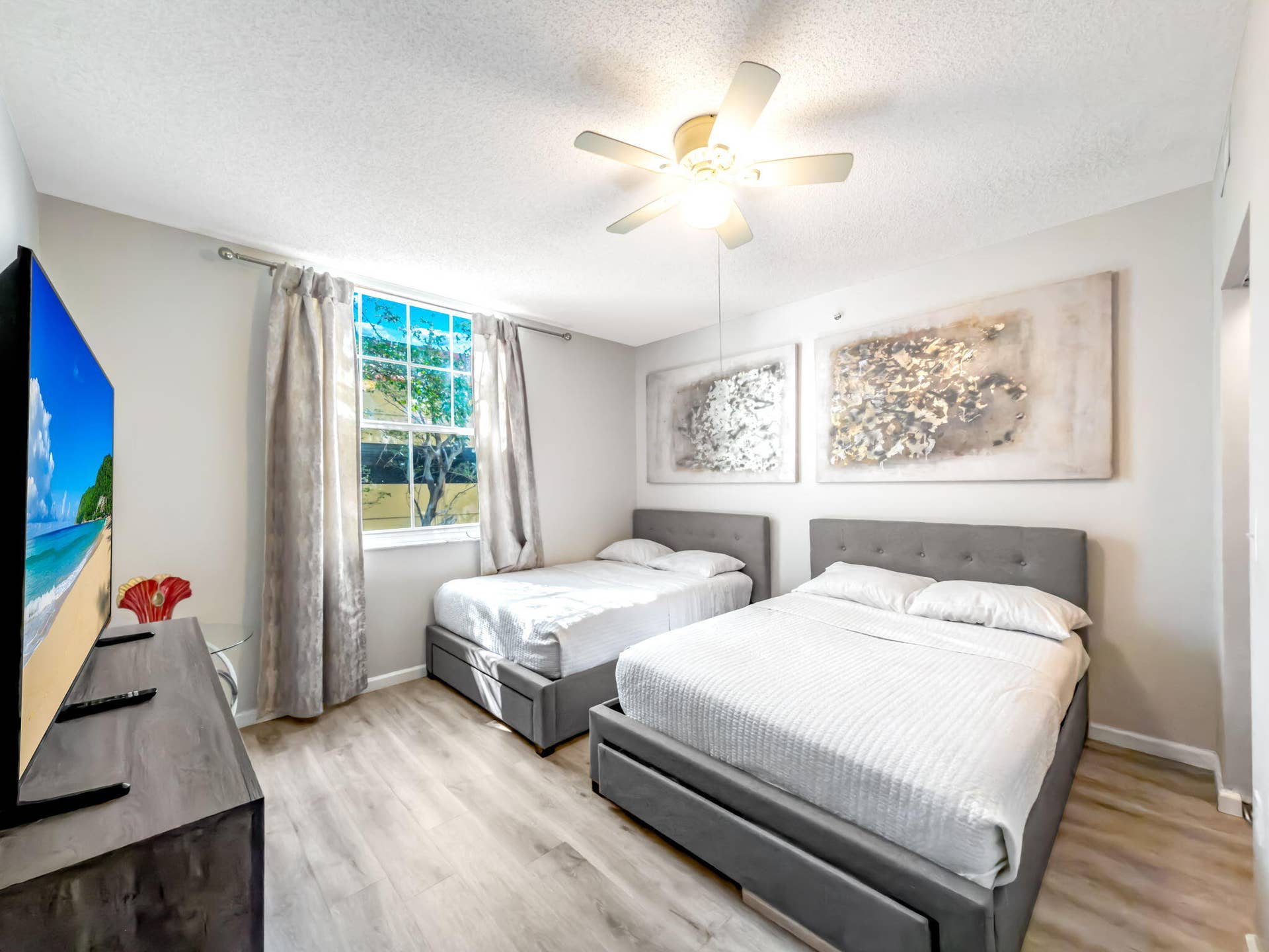 630 S Sapodilla Avenue, #218, West Palm Beach, FL 33401 22-web-or-mls-DSC04795