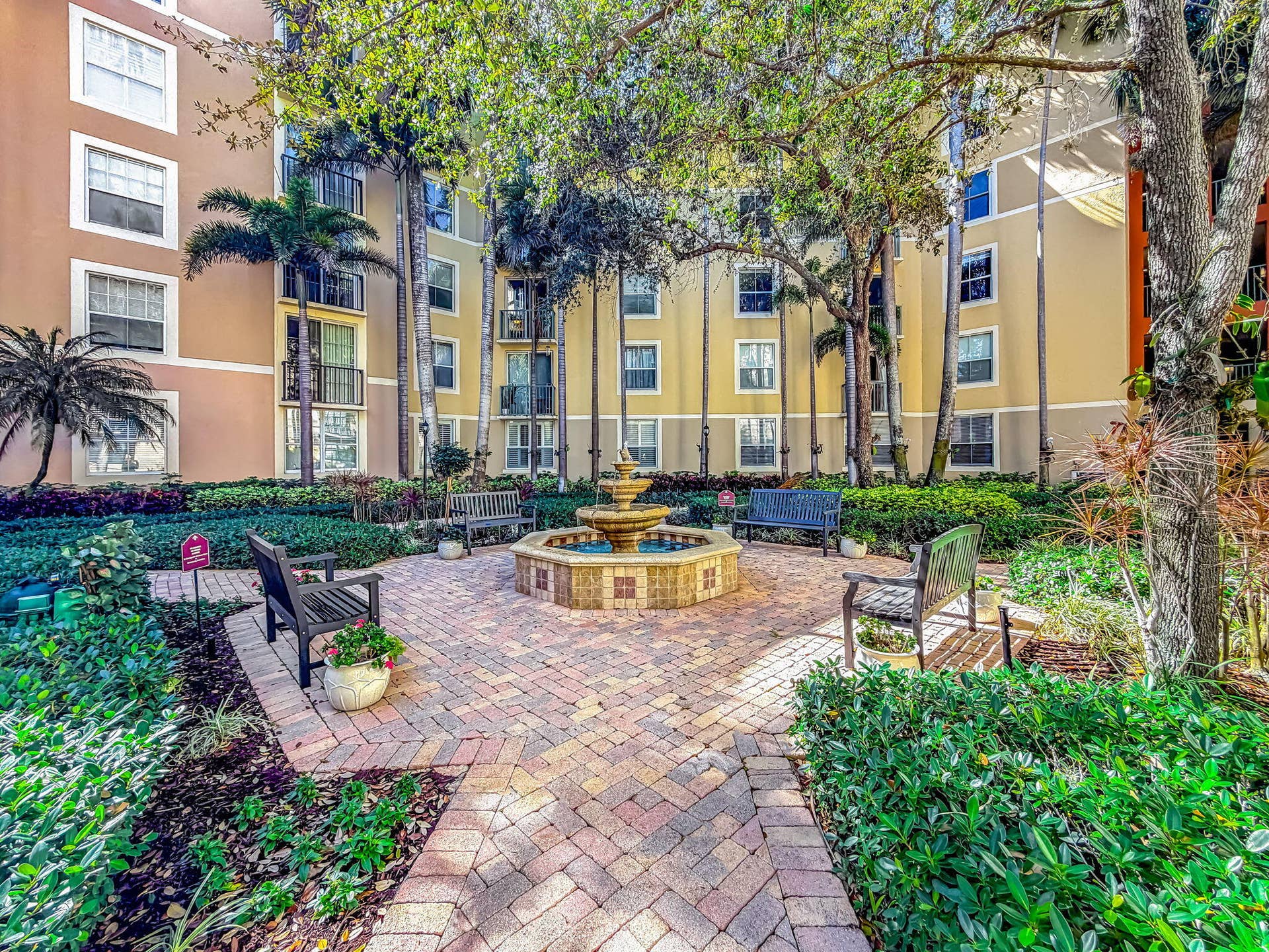 630 S Sapodilla Avenue, #218, West Palm Beach, FL 33401 3-web-or-mls-DSC04740