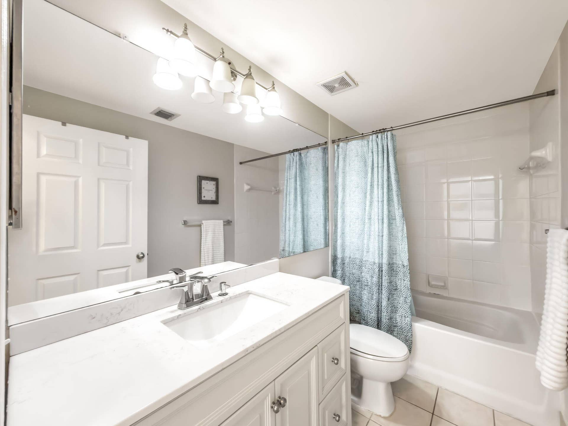 630 S Sapodilla Avenue, #218, West Palm Beach, FL 33401 28-web-or-mls-DSC04815