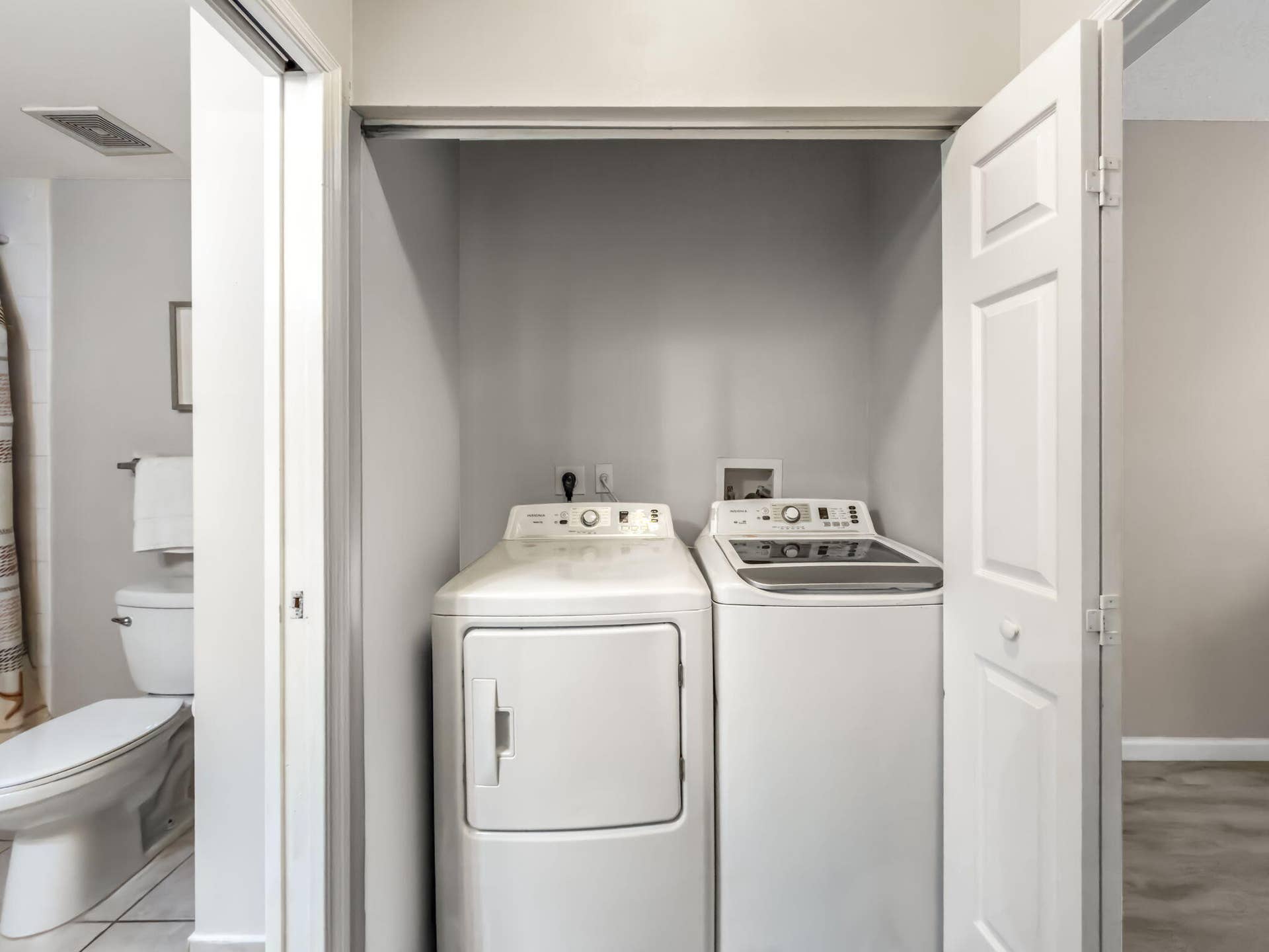 630 S Sapodilla Avenue, #218, West Palm Beach, FL 33401 25-web-or-mls-DSC04805