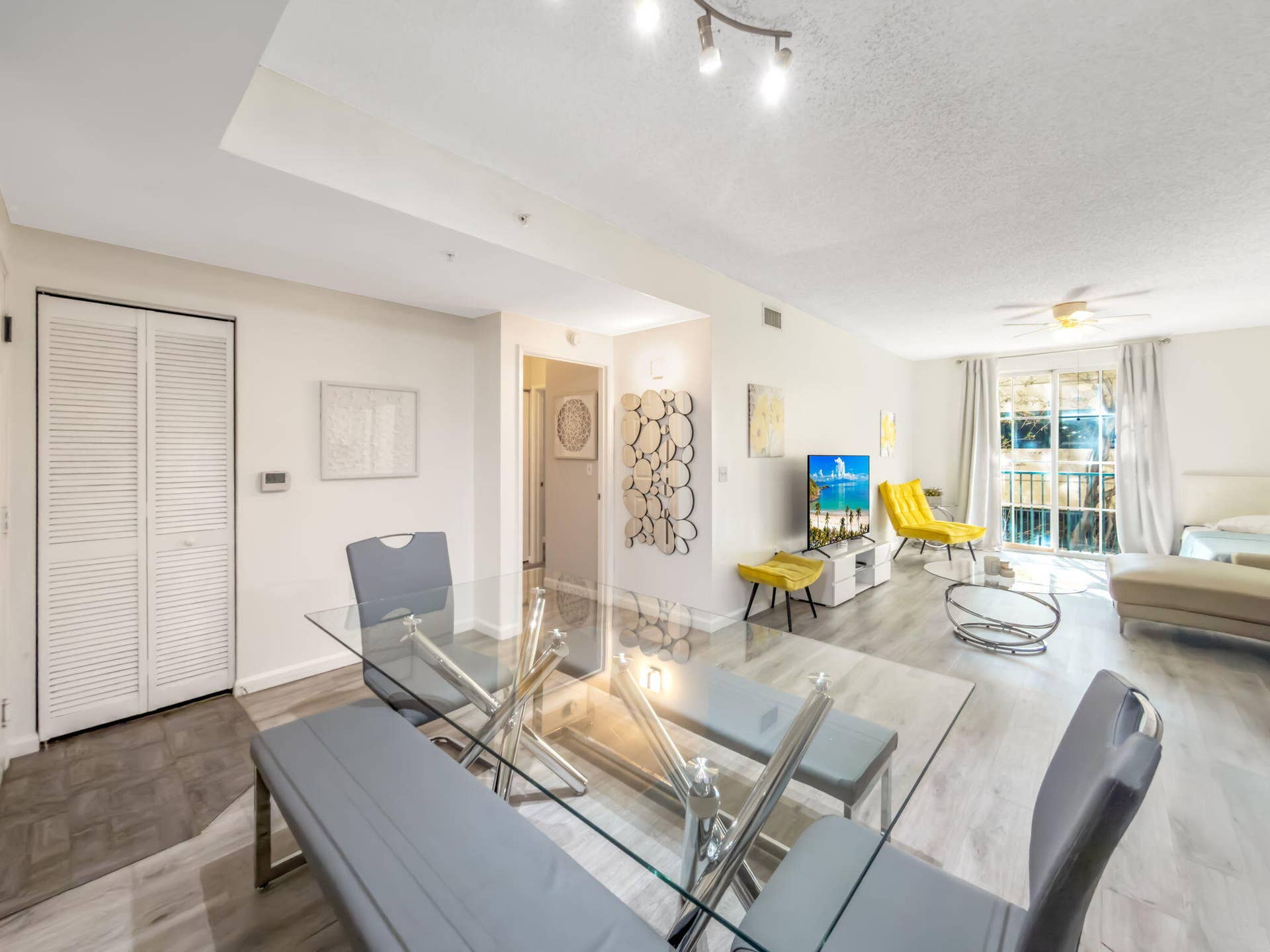 630 S Sapodilla Avenue, #218, West Palm Beach, FL 33401 11-web-or-mls-DSC04762