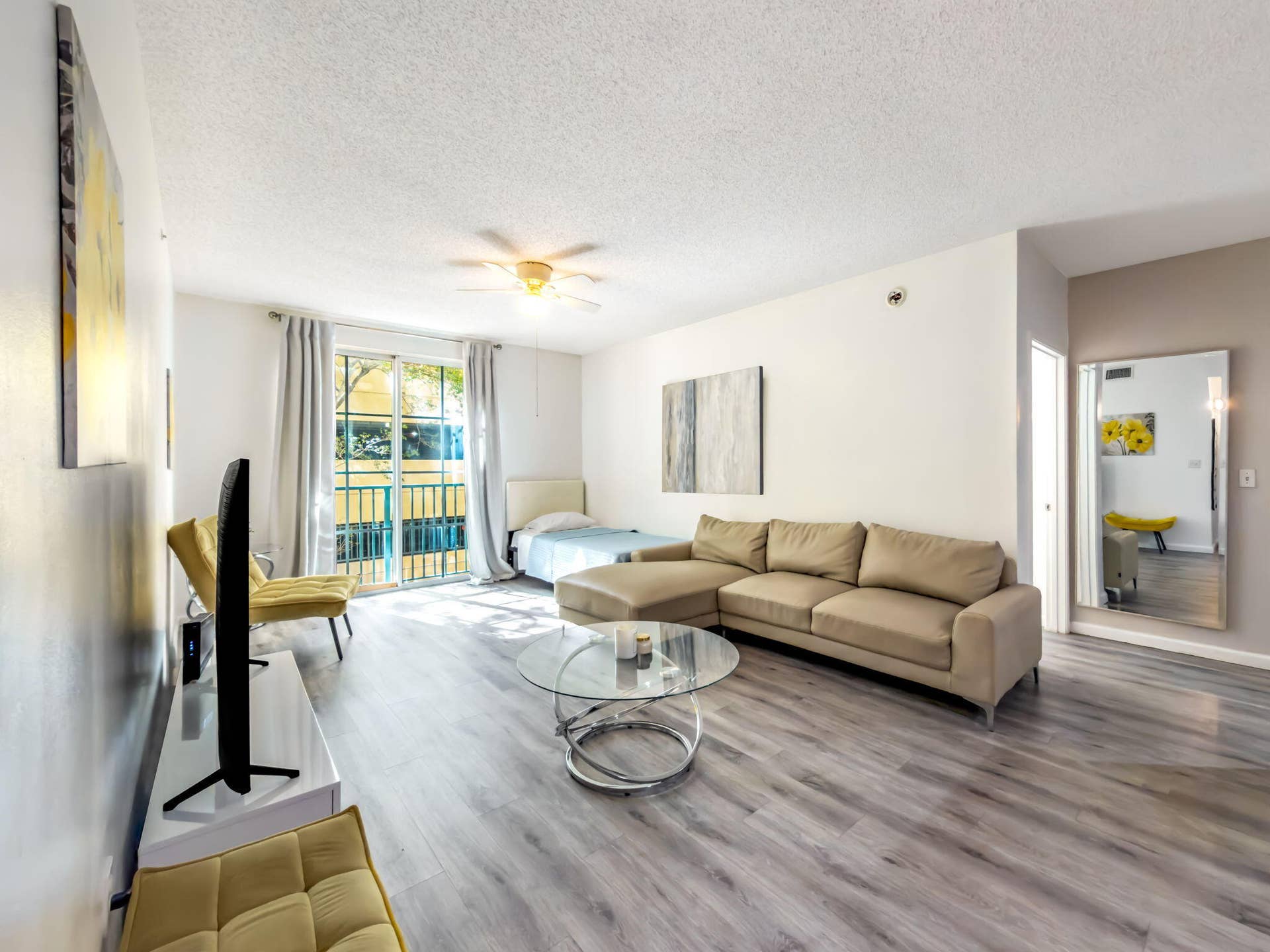 630 S Sapodilla Avenue, #218, West Palm Beach, FL 33401 6-web-or-mls-DSC04748