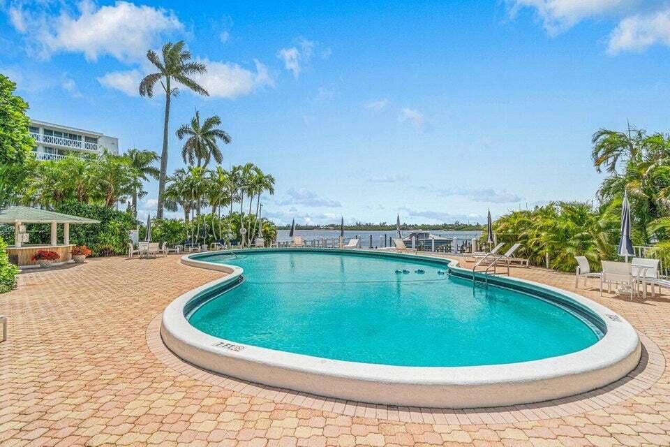 Pool on the Intracoastal