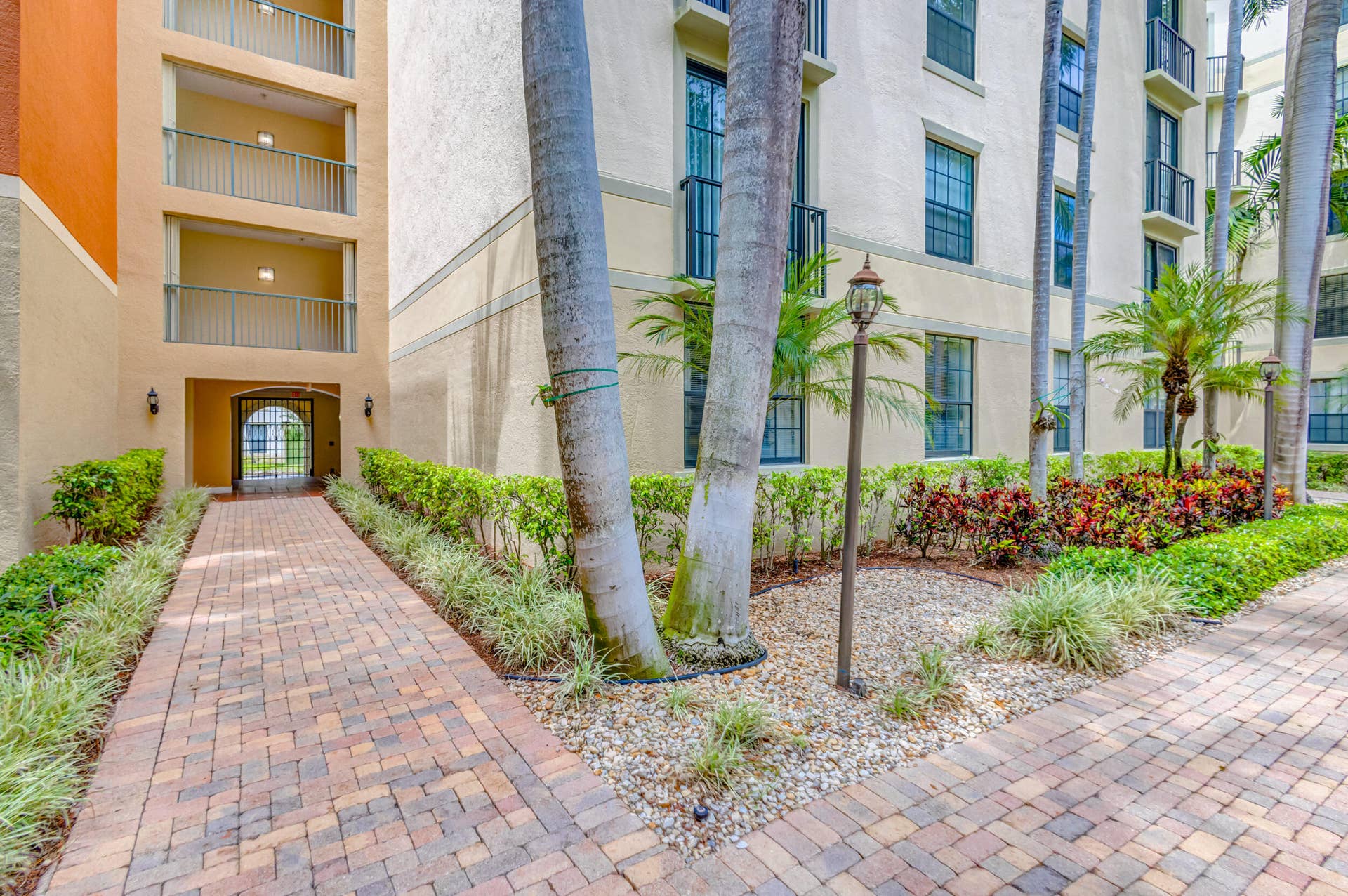 630 S Sapodilla Avenue, #112, West Palm Beach, West Palm Beach, FL 33401 630 S Sapodilla Avenue, #112, West Palm Beach, West Palm Beach, FL 33401