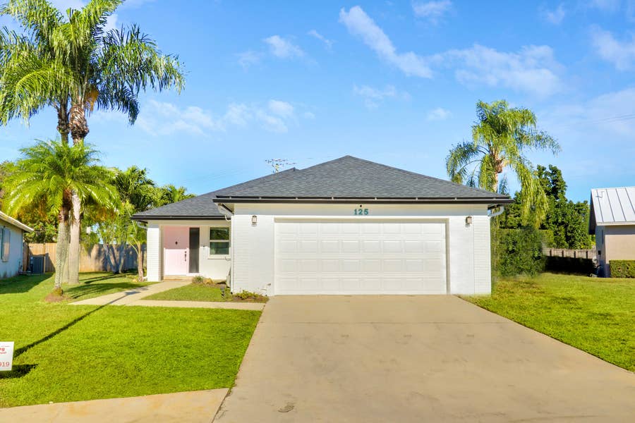 Property photo for 125 Arrowhead Circle, Jupiter, FL