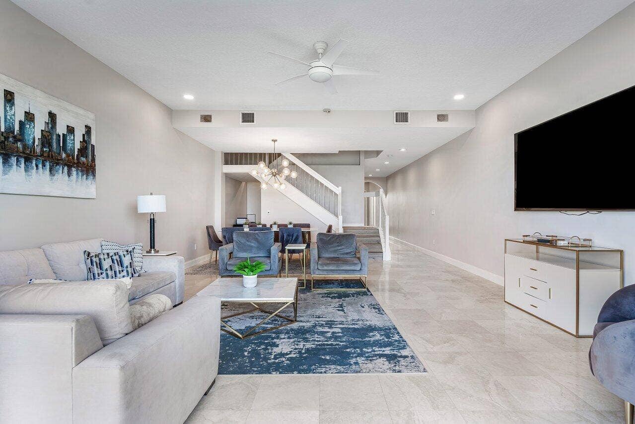 4517 S Ocean Boulevard, Highland Beach, FL 33487