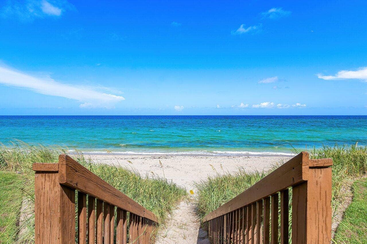 4517 S Ocean Boulevard, Highland Beach, FL 33487