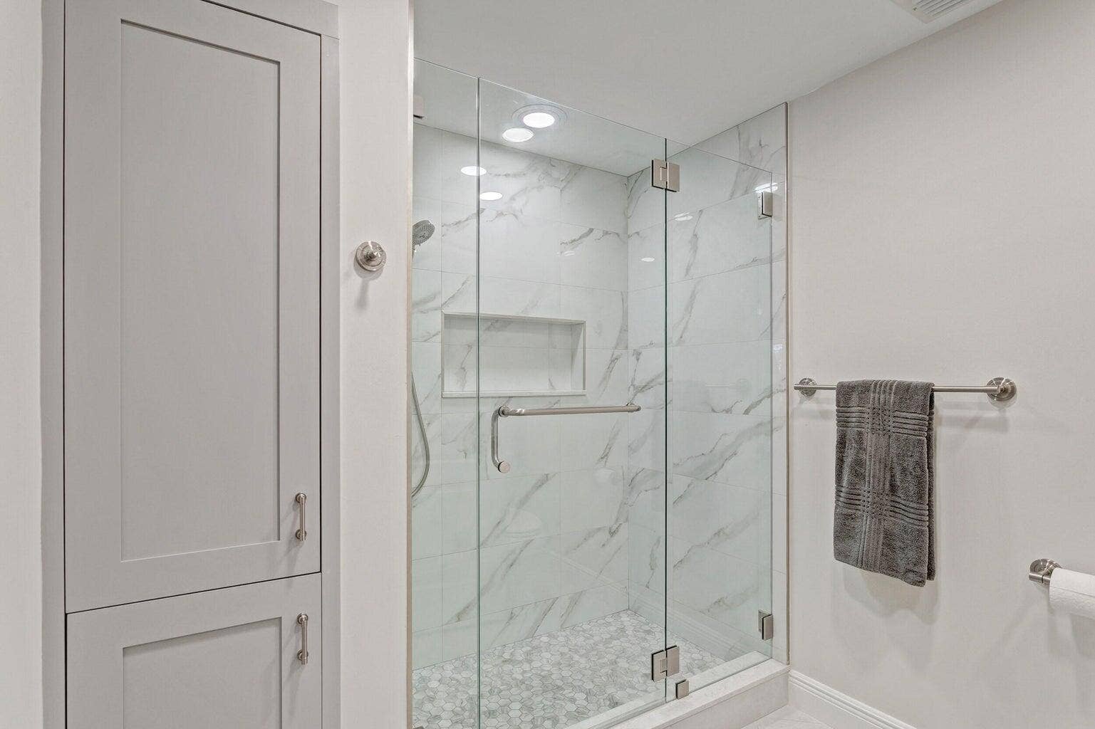 300 Uno Lago Drive, #305, Juno Beach, Juno Beach, FL 33408 Primary Bath