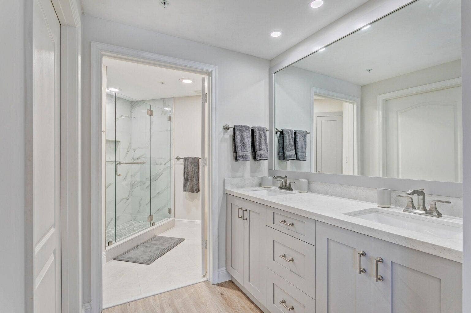 300 Uno Lago Drive, #305, Juno Beach, Juno Beach, FL 33408 Primary Bath