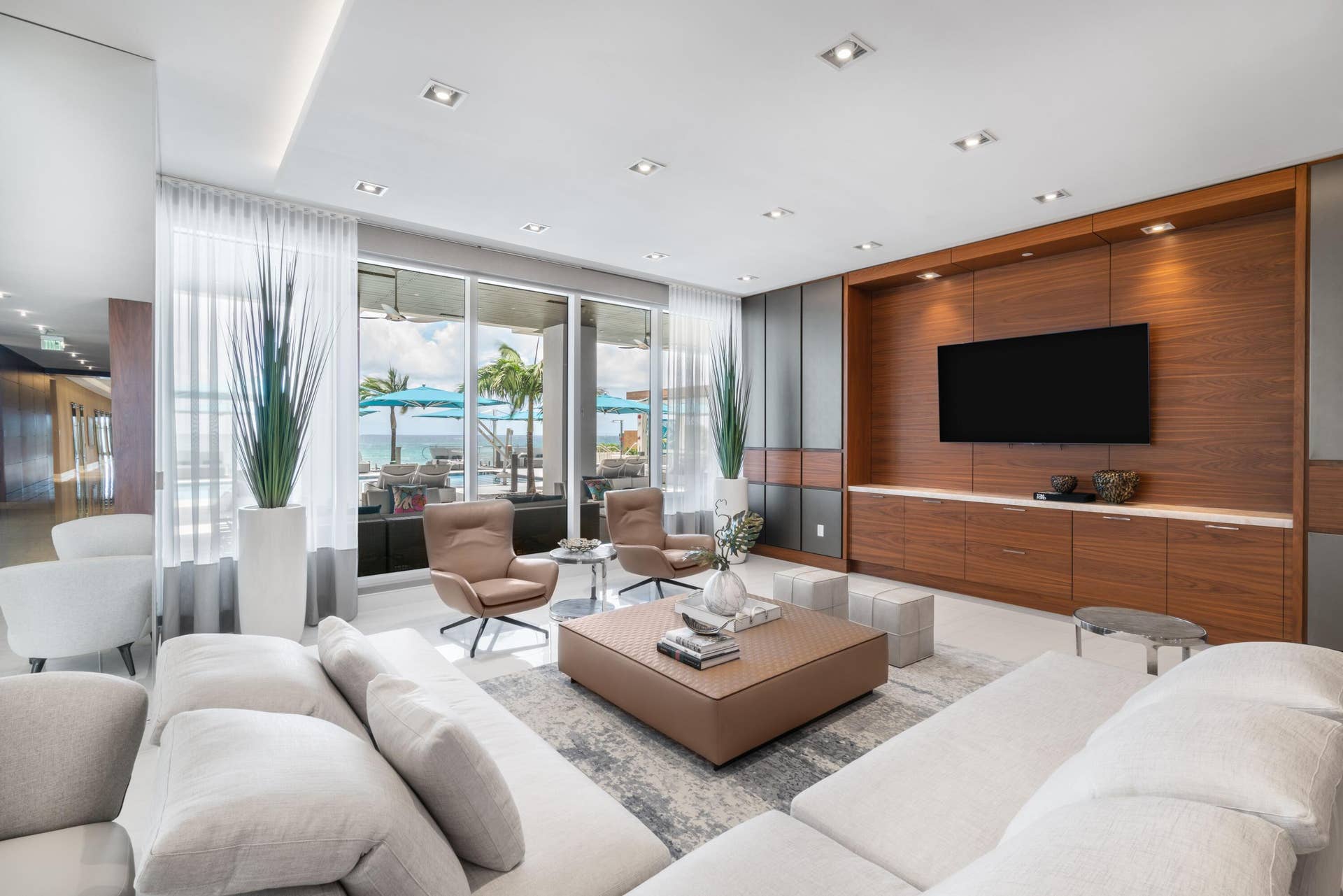 3730 N Ocean Drive, #17-D, Singer Island, FL 33404 VB Common lounge