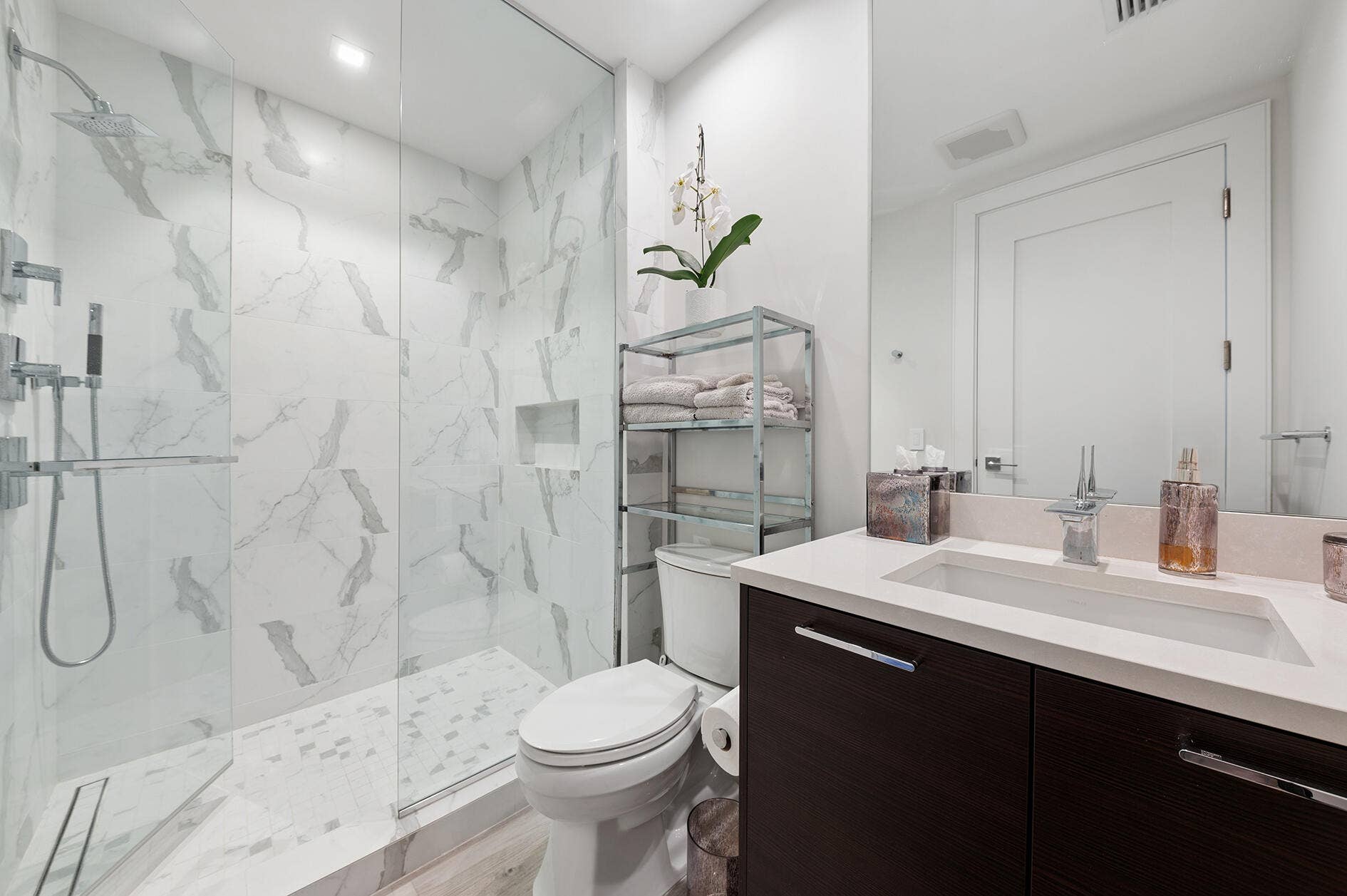 3730 N Ocean Drive, #17-D, Singer Island, FL 33404 Bath 2