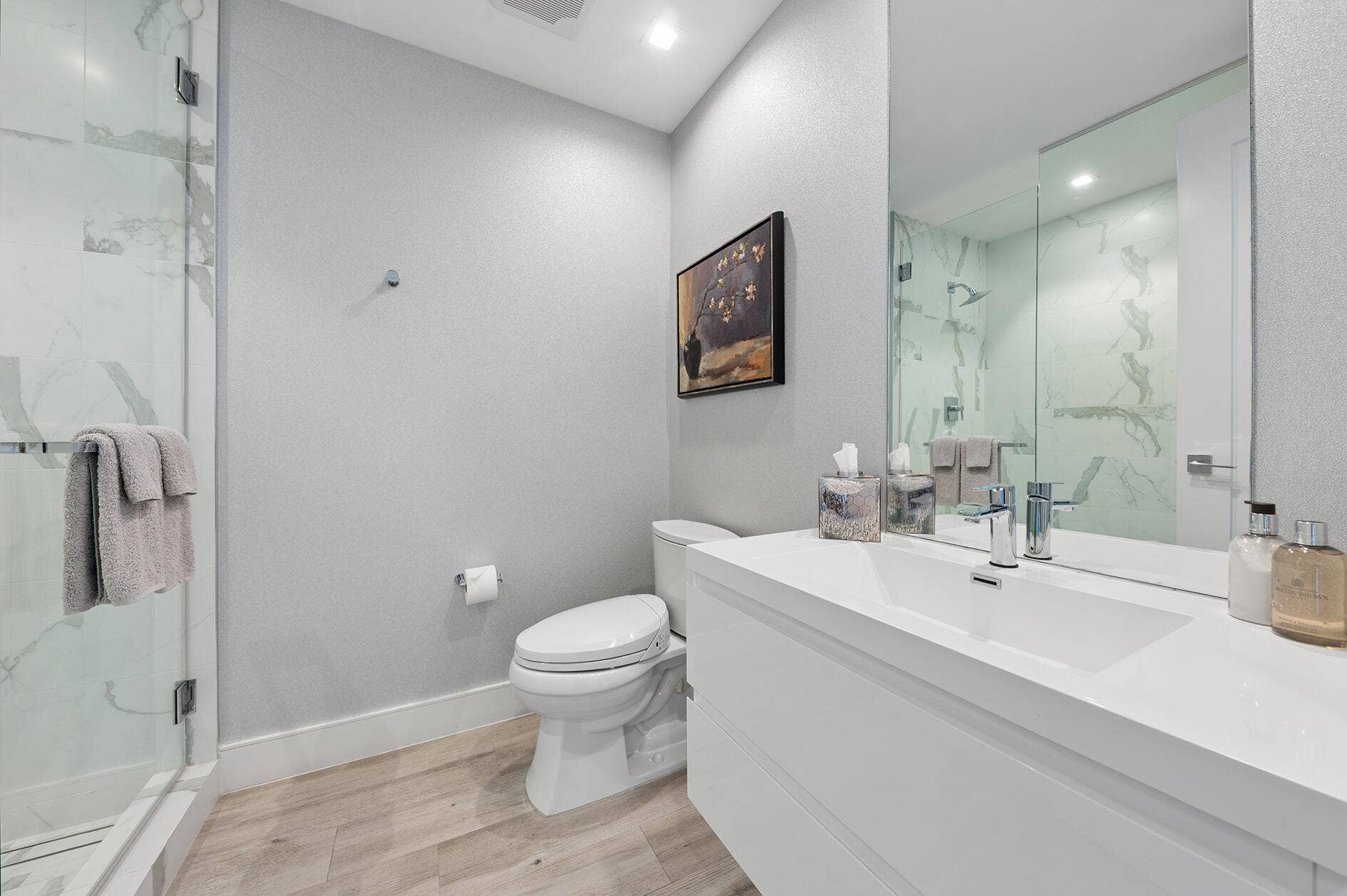 3730 N Ocean Drive, #17-D, Singer Island, FL 33404 Bath 3