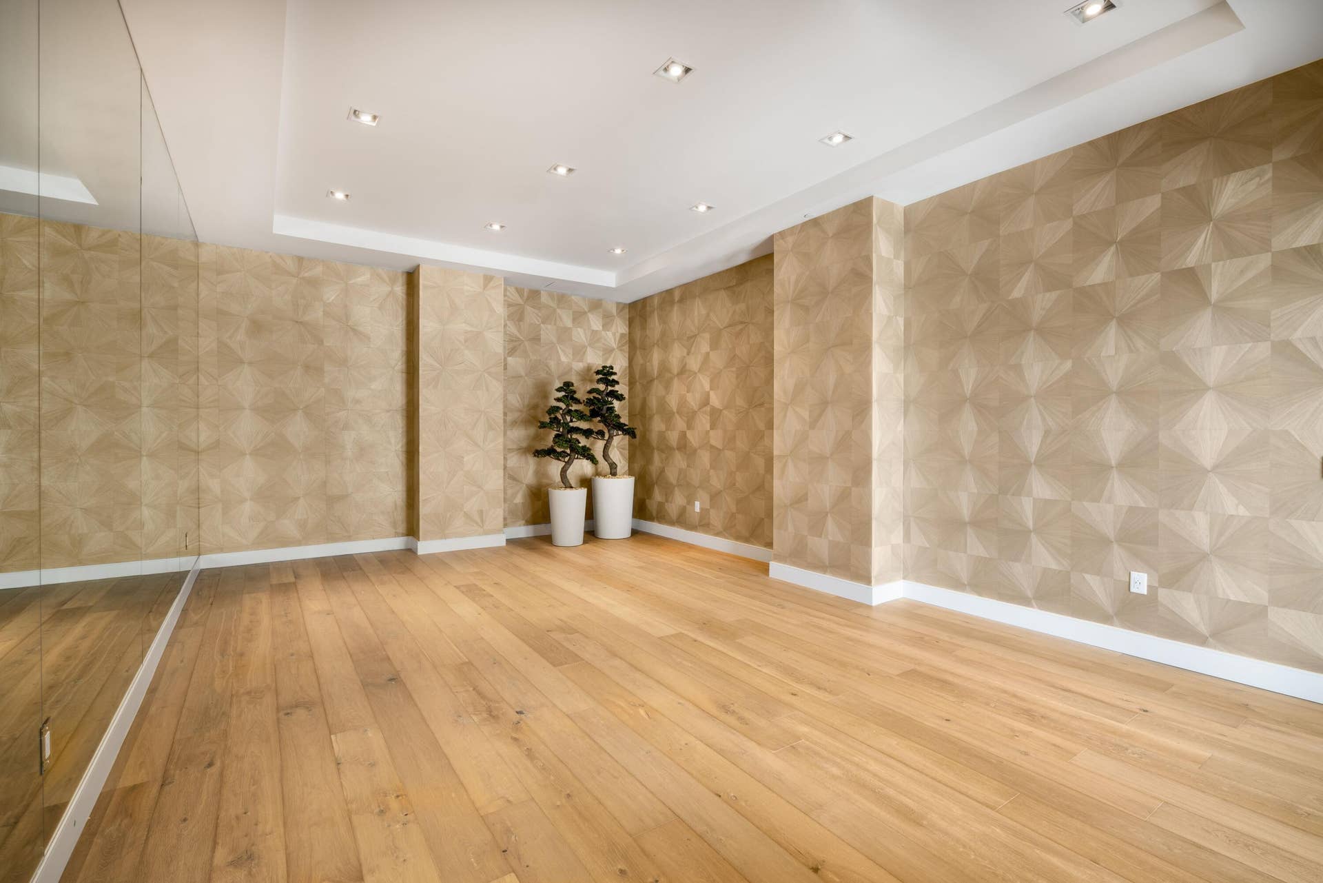 3730 N Ocean Drive, #17-D, Singer Island, FL 33404 VB Yoga room