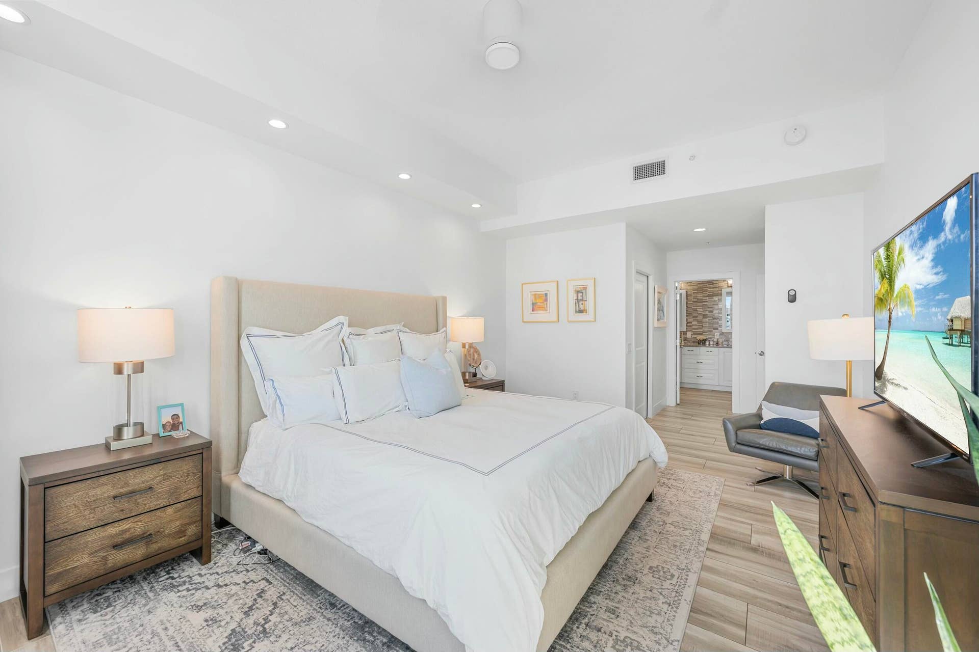 410 Evernia Street, #807, West Palm Beach, FL 33401 Primary Suite