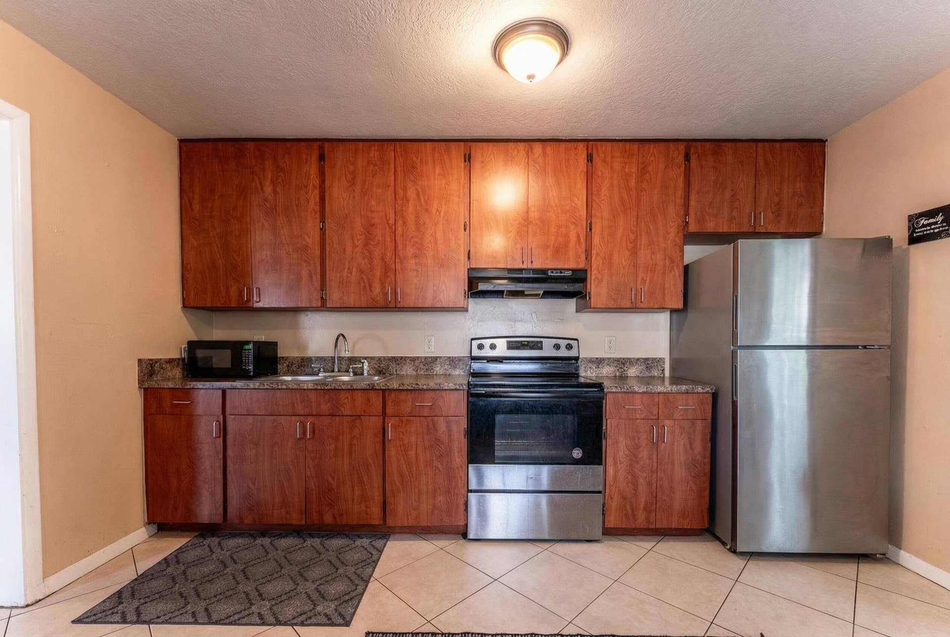 137 W 34th Street, Riviera Beach, FL 33404 Woolf Realty_137 N 34th_decluttered (12)