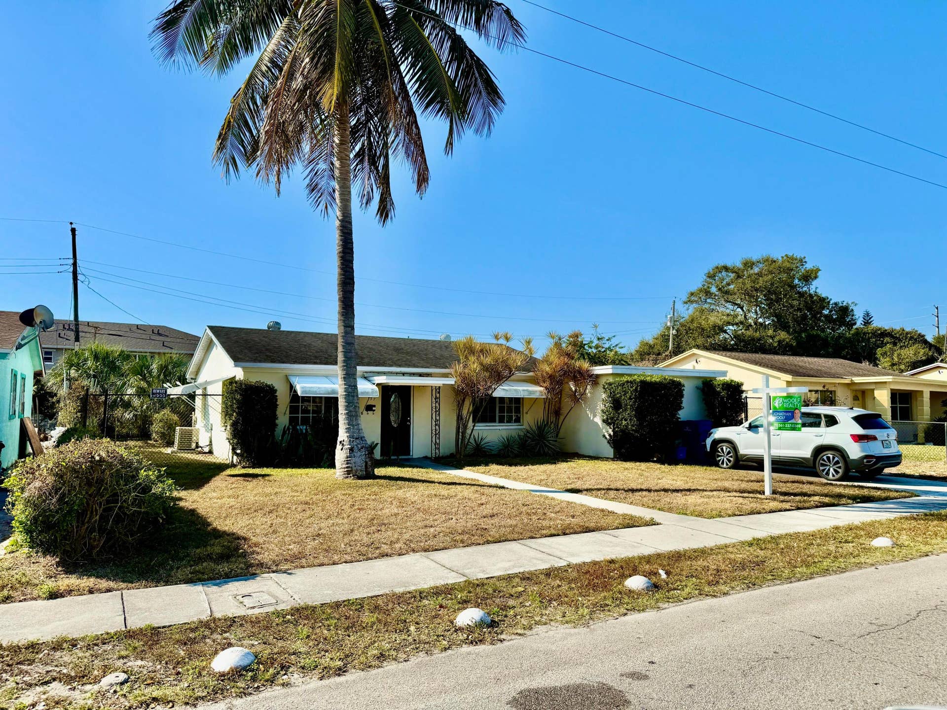 137 W 34th Street, Riviera Beach, FL 33404 Pictures coming next week