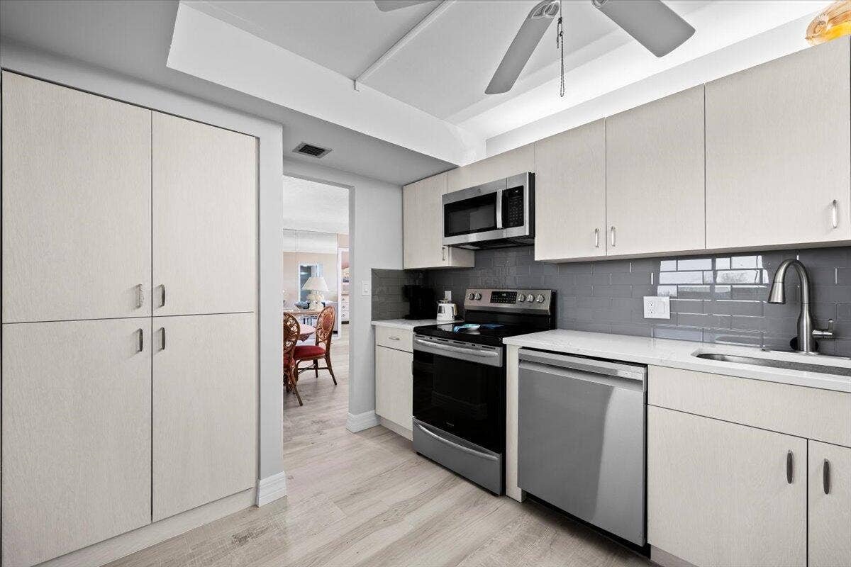 2023 Renovated Kitchen