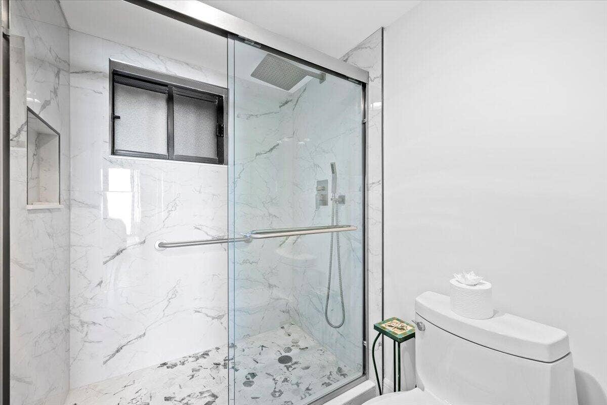 2023 Renovated Primary Bath