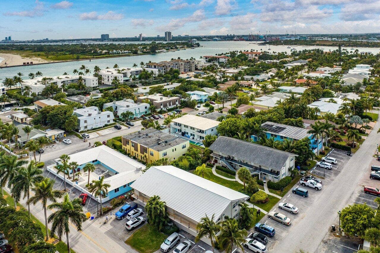 100 Bravado Lane, #2, Palm Beach Shores, FL 33404 100 Bravado Lane, #2, Palm Beach Shores, FL 33404