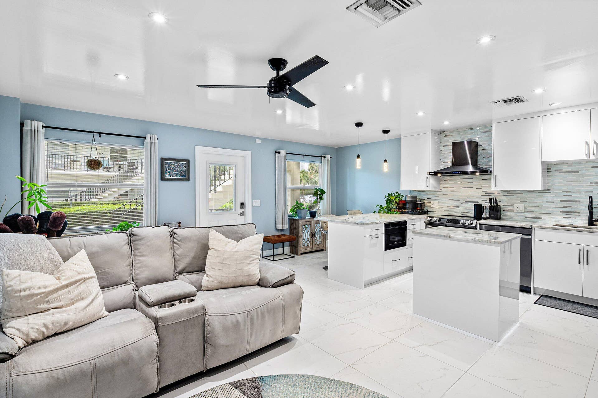 100 Bravado Lane, #2, Palm Beach Shores, FL 33404 100 Bravado Lane, #2, Palm Beach Shores, FL 33404