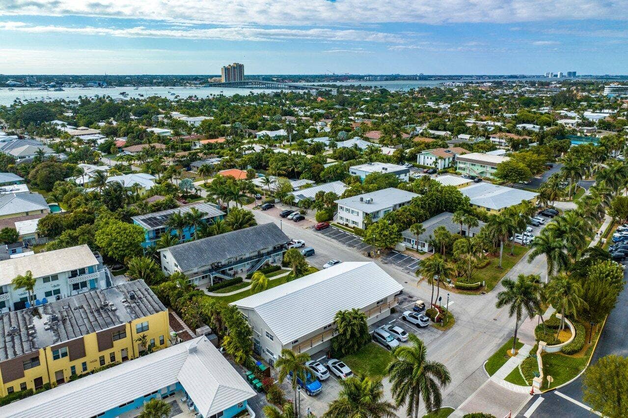 100 Bravado Lane, #2, Palm Beach Shores, FL 33404 100 Bravado Lane, #2, Palm Beach Shores, FL 33404