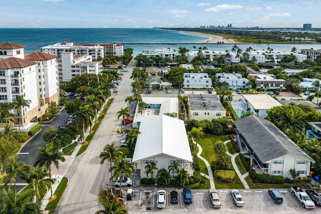 100 Bravado Lane, #2, Palm Beach Shores, FL 33404 100 Bravado Lane, #2, Palm Beach Shores, FL 33404