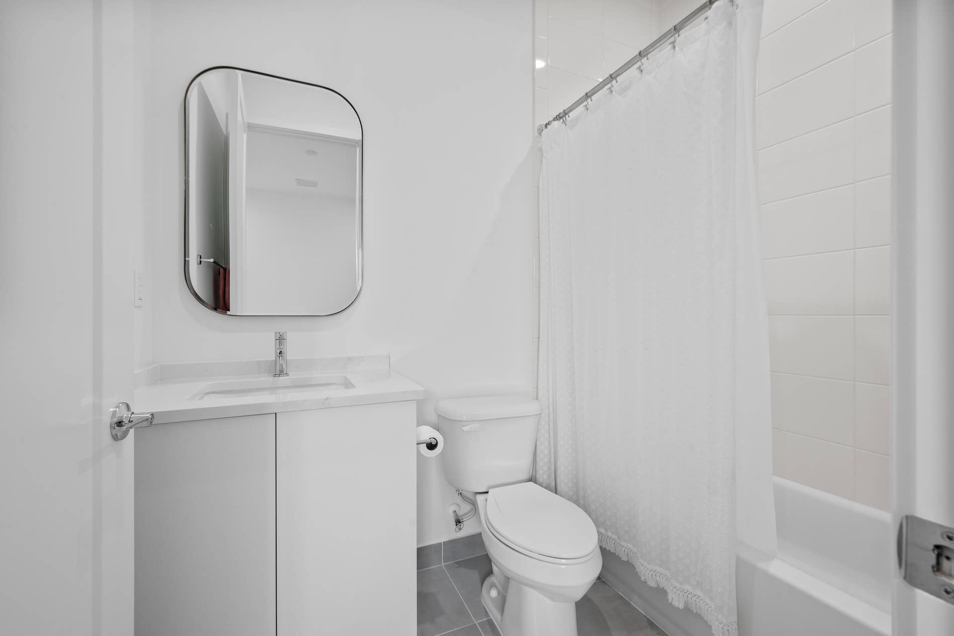 Ensuite Bathroom 2