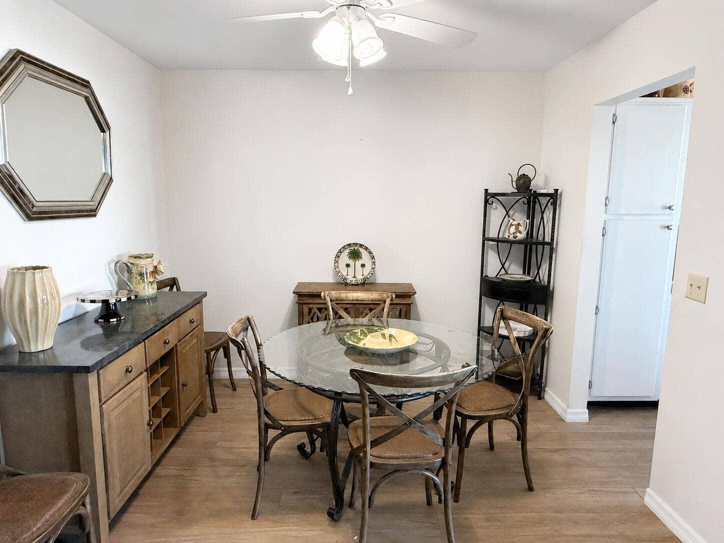 111 Shore Court, #302, North Palm Beach, FL 33408 Dining Room