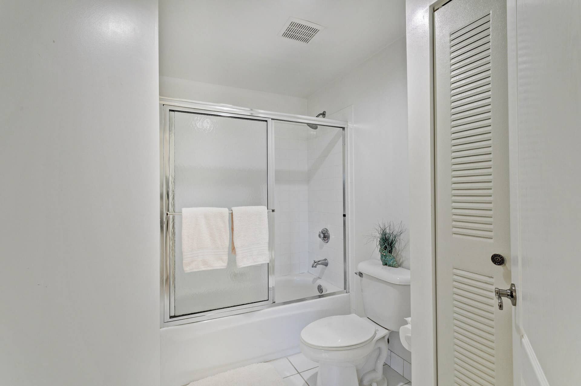 500 Uno Lago Drive, #402, Juno Beach, Juno Beach, FL 33408 Primary Bath