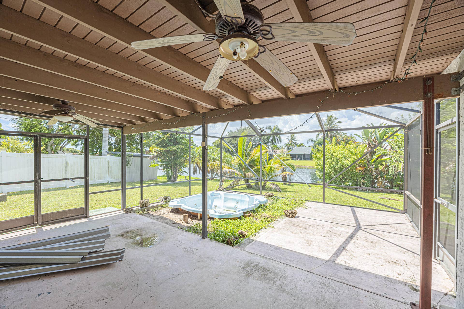 153A0306-HDR