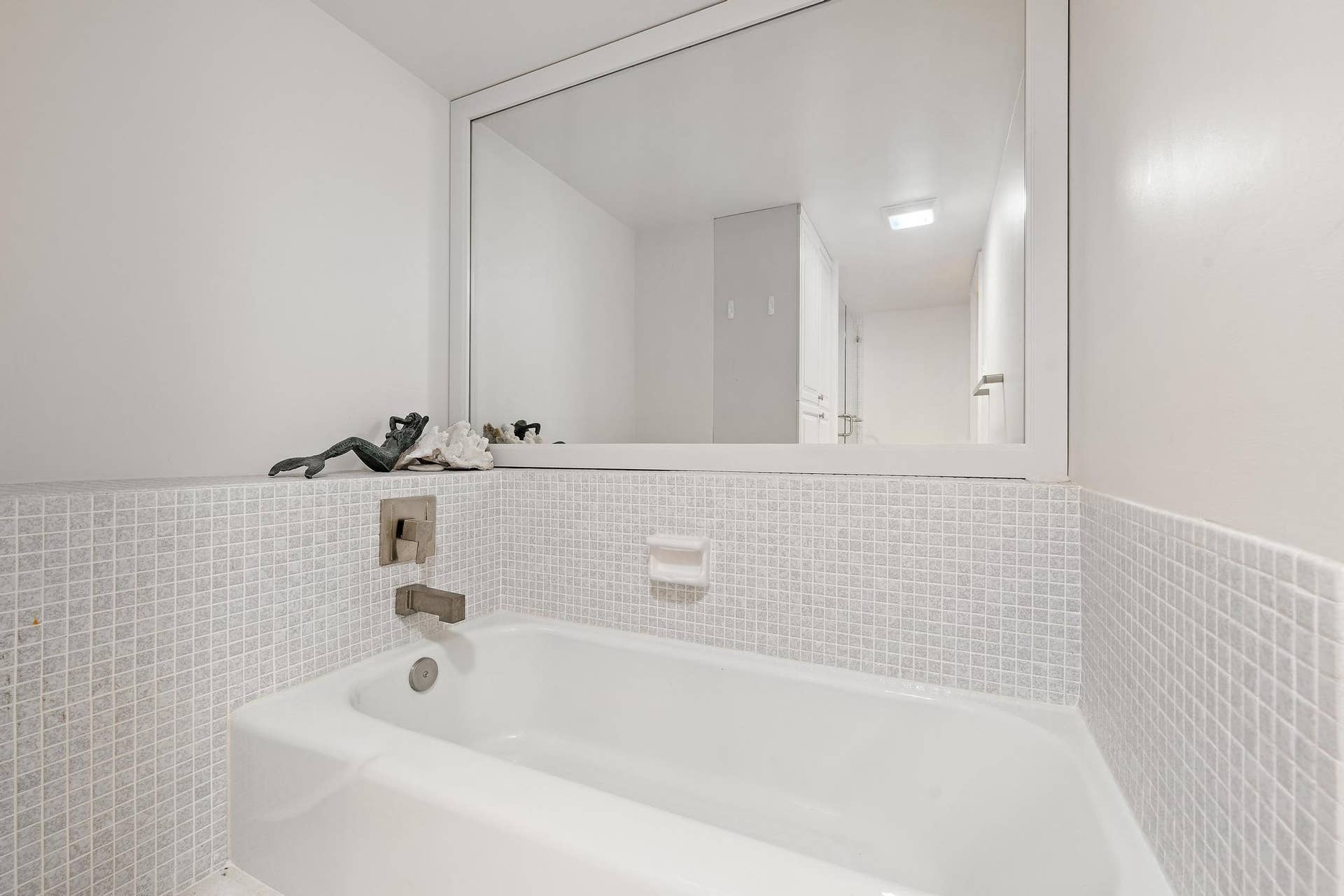5380 N Ocean Dr-11