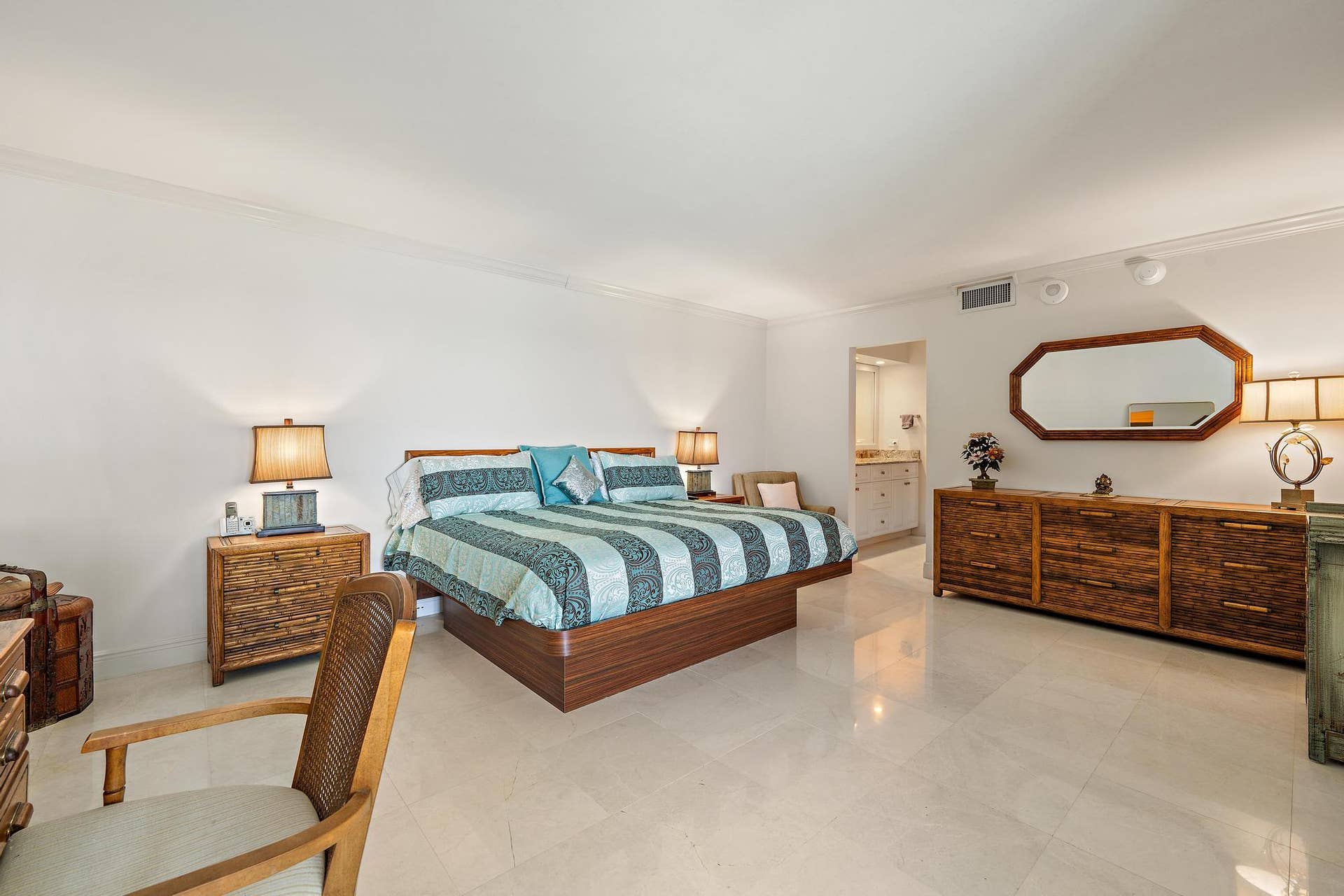 5380 N Ocean Dr-8
