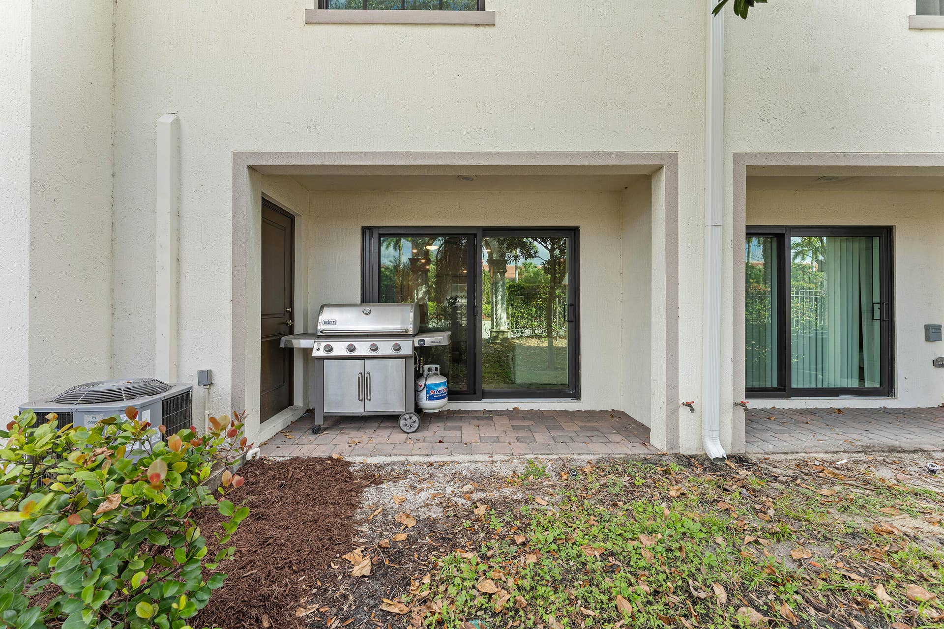 020-5049GenovePlace-RivieraBeach-FL-3341