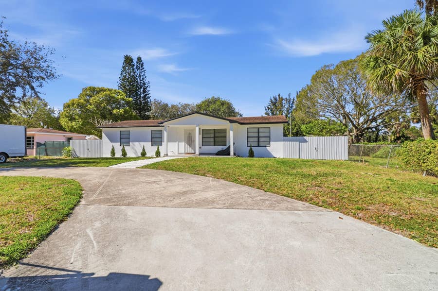 Property photo for 695 Dixie Lane, West Palm Beach, FL