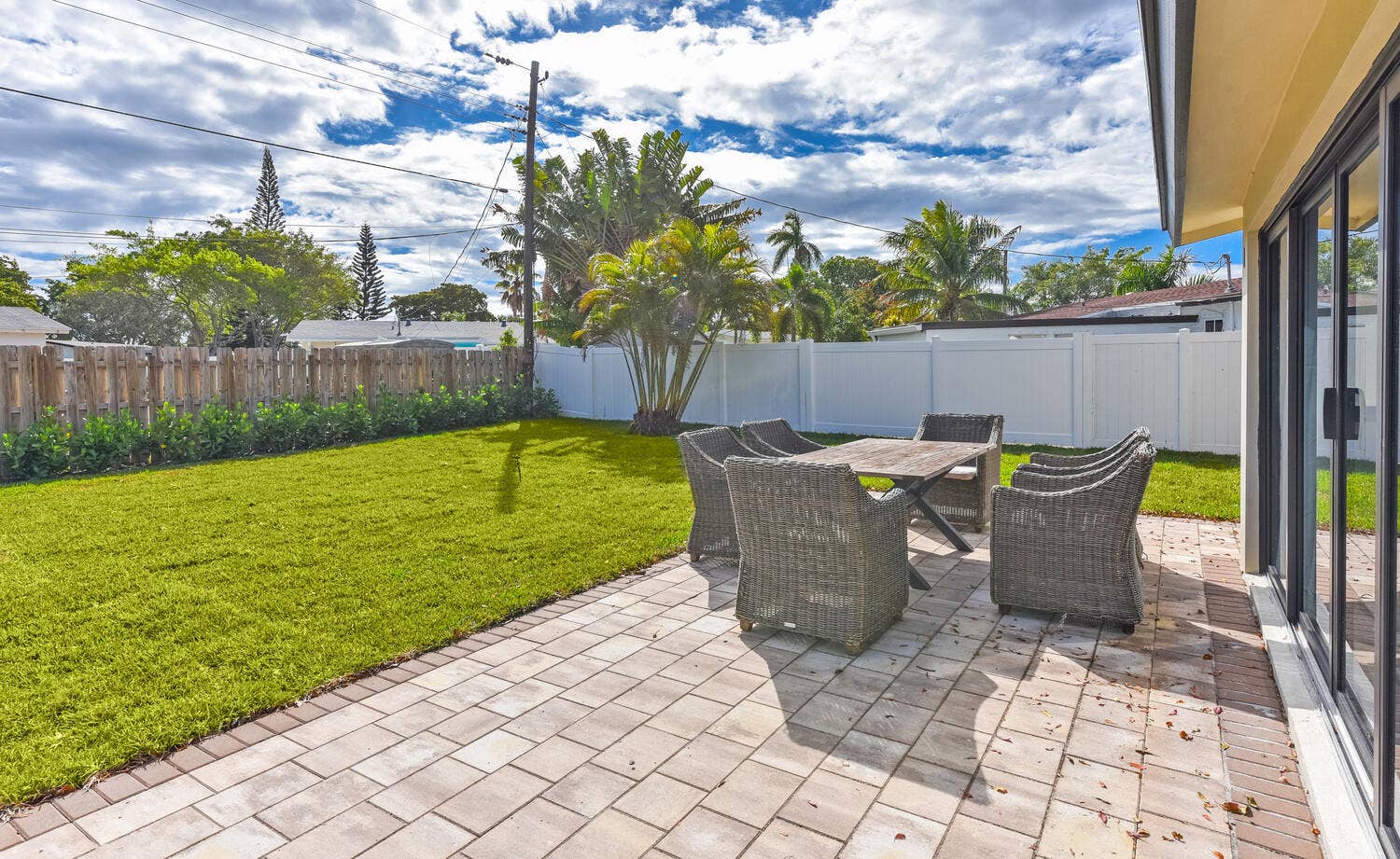 1320 S Deerfield Avenue, Deerfield Beach, FL 33441