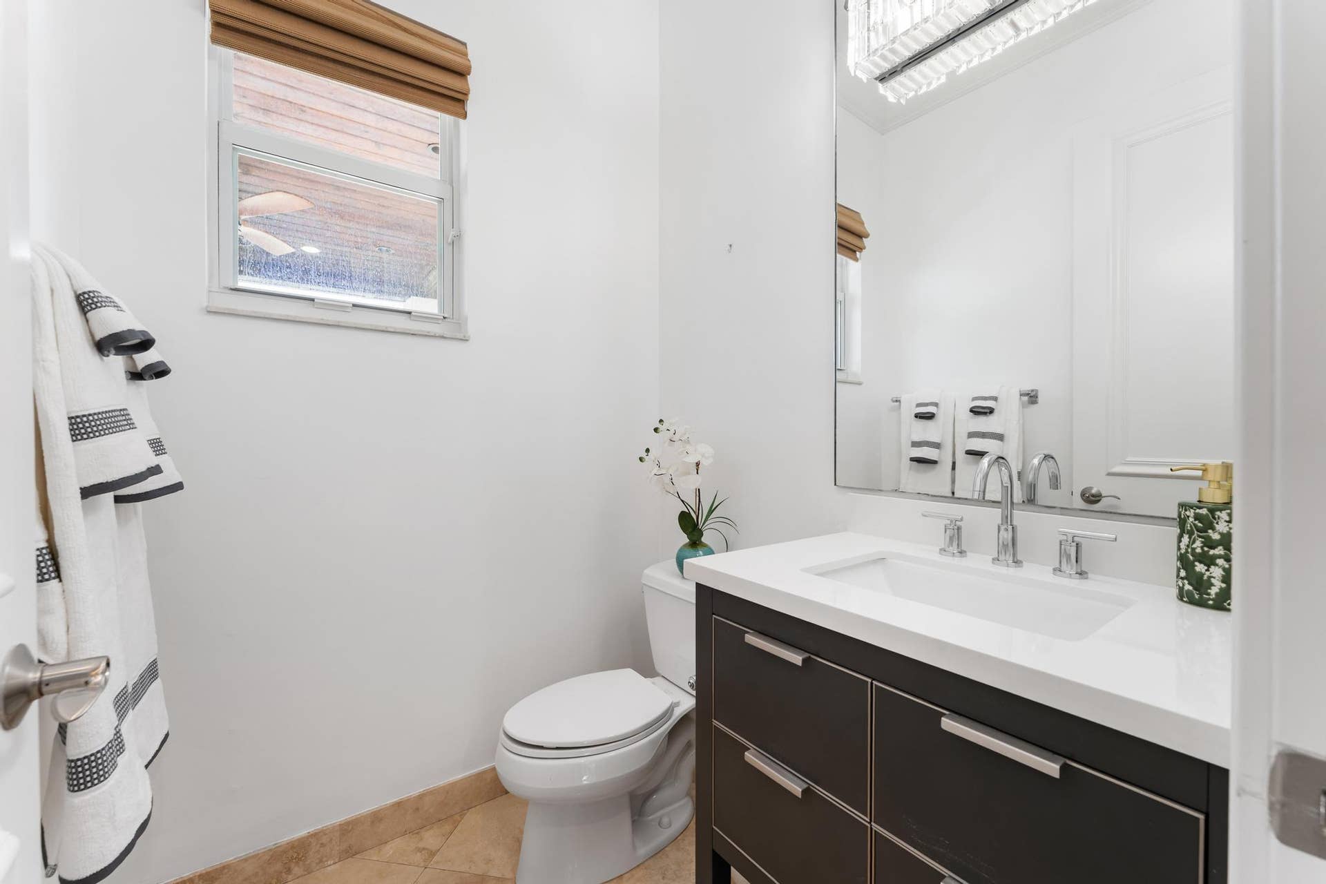 432 Savoie Drive, Palm Beach Gardens, FL 33410 Cabana Bath Off of Patio/Family Room