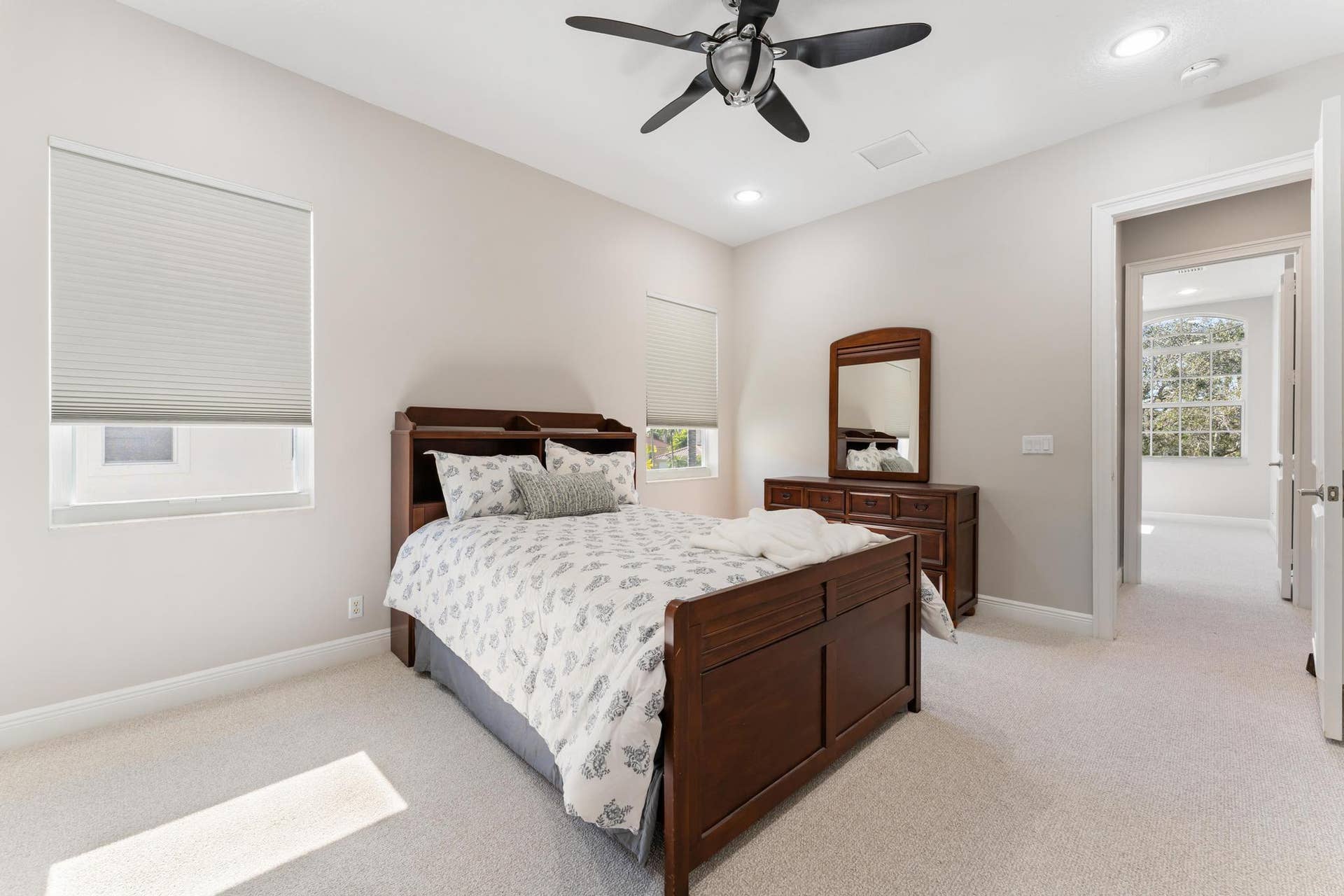 432 Savoie Drive, Palm Beach Gardens, FL 33410 EnSsuite Bedroom #4 with Large walk in closet