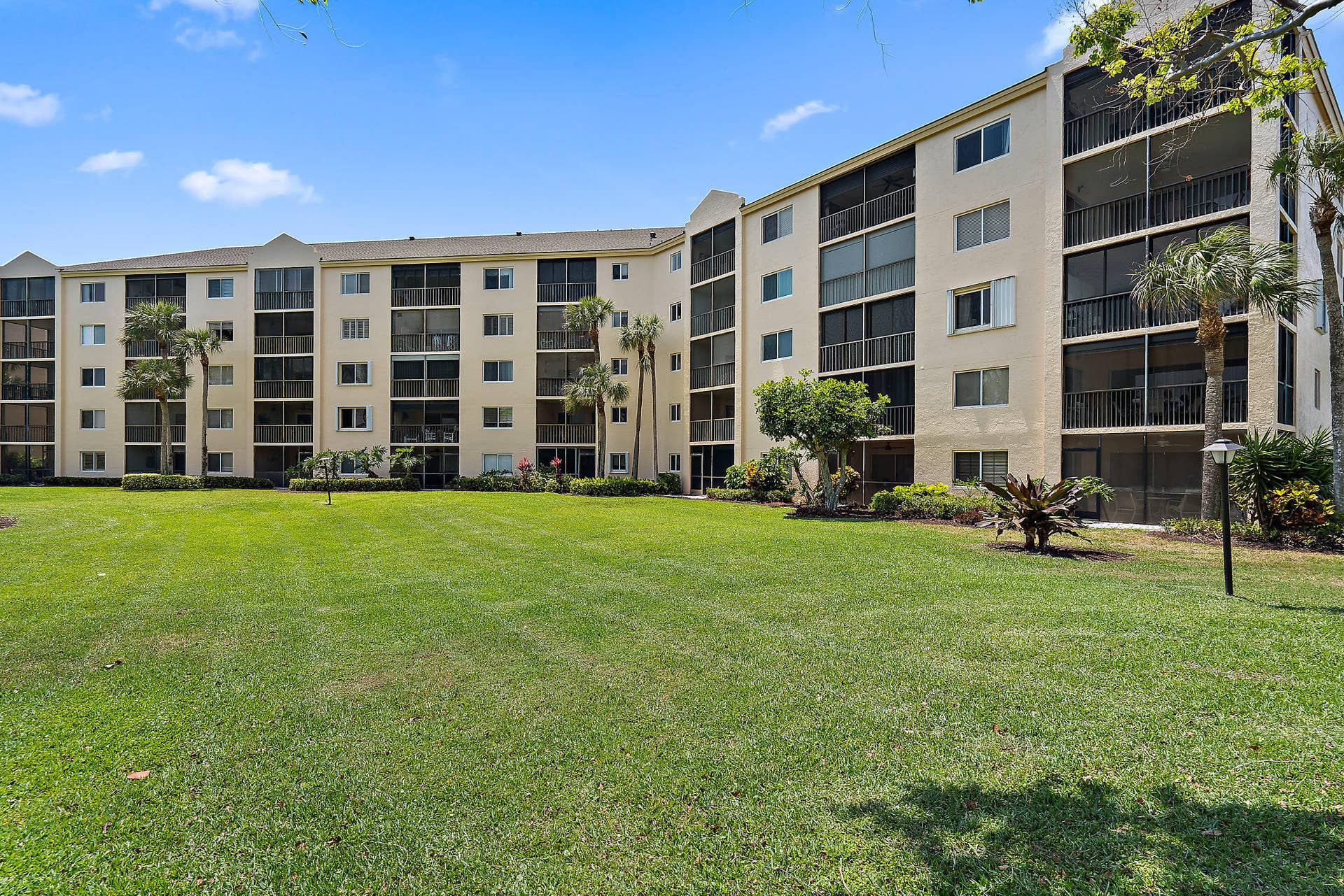 022-275PalmAveC203-Jupiter-FL-small