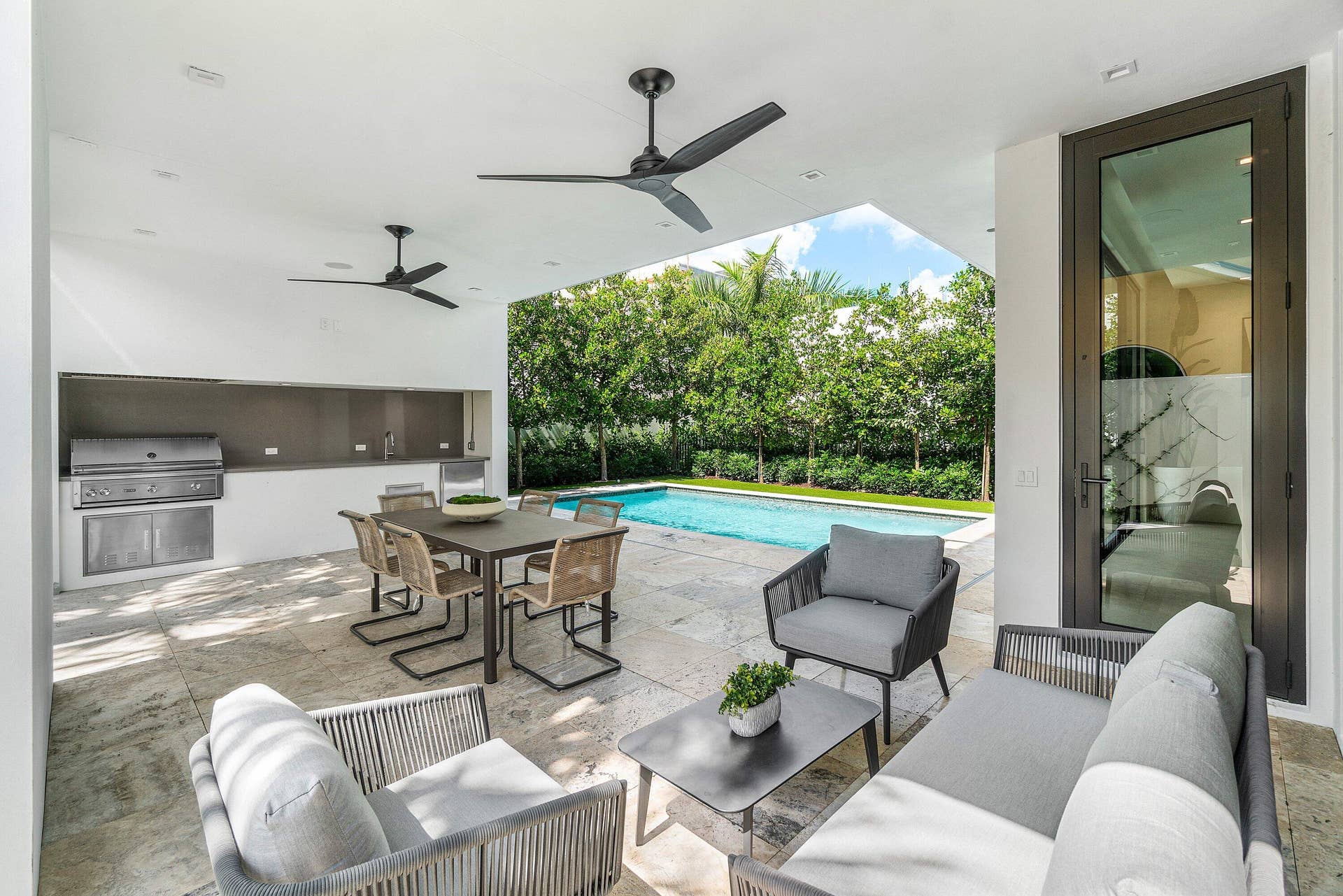 810 Palm Trail, Delray Beach, FL 33483 069-810PalmTrail-DelrayBeach-FL-33483-SM
