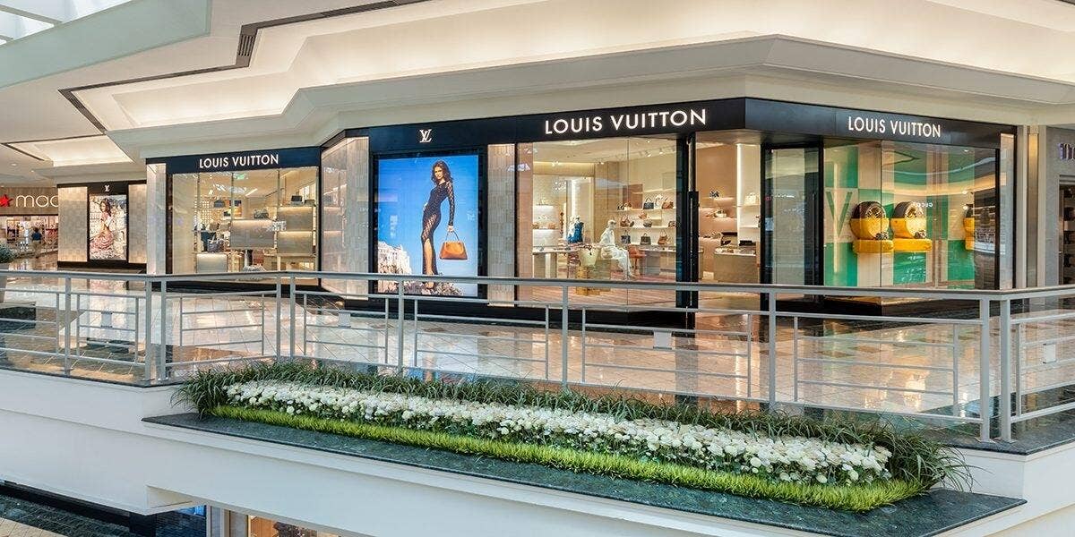 2801 Embassy Drive, West Palm Beach, FL 33401 The Gardens Mall, PBG