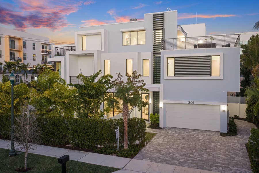 Property photo for 201 SE 4th Avenue, Delray Beach, FL
